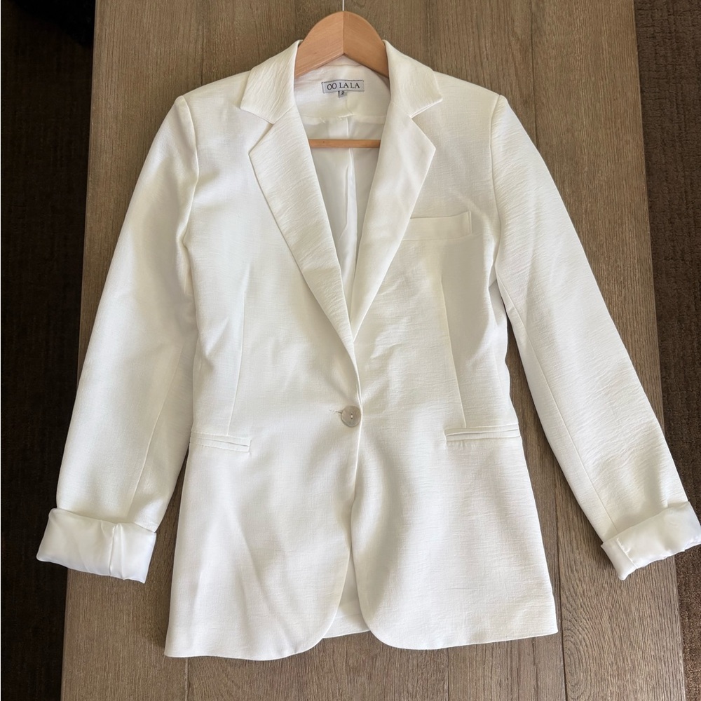 OO LA LA White Blazer Sz 2